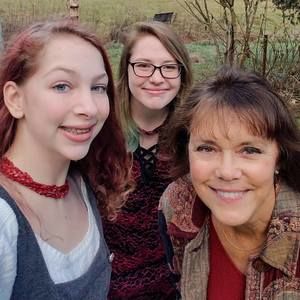 Meet your Posher, Amanda honore